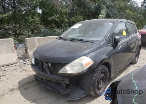 2008 Nissan Versa 1.8S z USA, uszkodzony, nr VIN 3N1BC13E58L385814